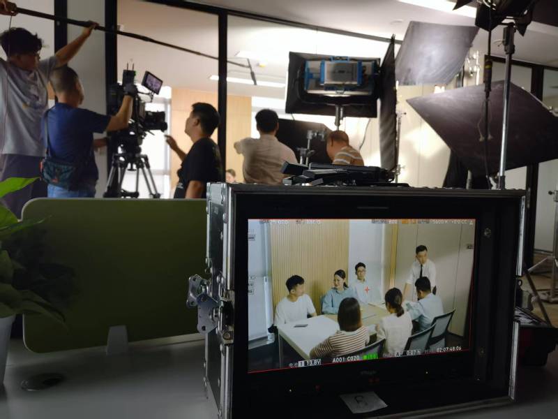 富拉尔基区TVC拍摄公司：科技产品视觉化大师，诠释未来感与功能美学
